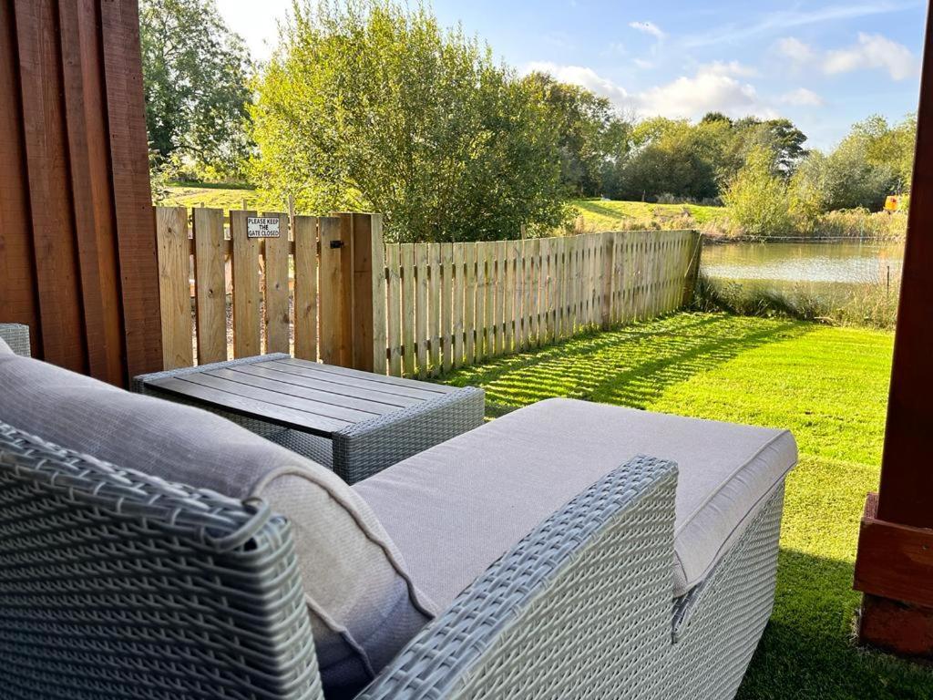 Mill Stream Retreat Villa Legbourne ภายนอก รูปภาพ